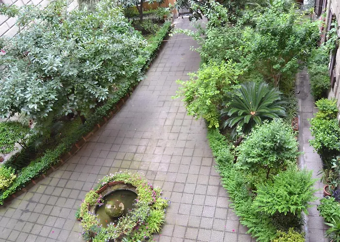 바이 롬 게스트하우스 3*